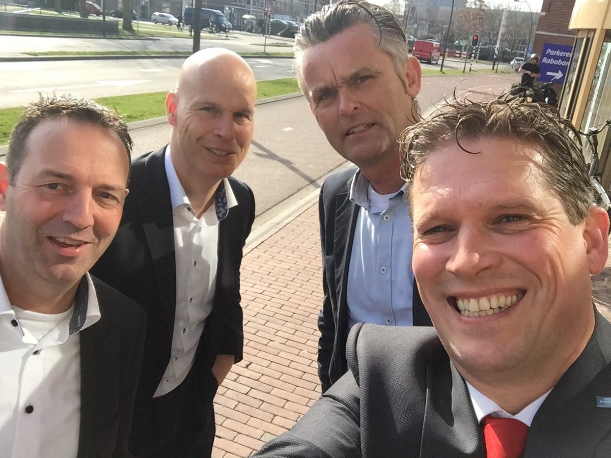 renedeheer's tweet photo. Vandaag kijken we bij elkaar in de keuken met Evert Leiderman, Frans Holleman en Alexander van de Koevering. #zwolle #samenkomje verder https://t.co/uoBxydaw43