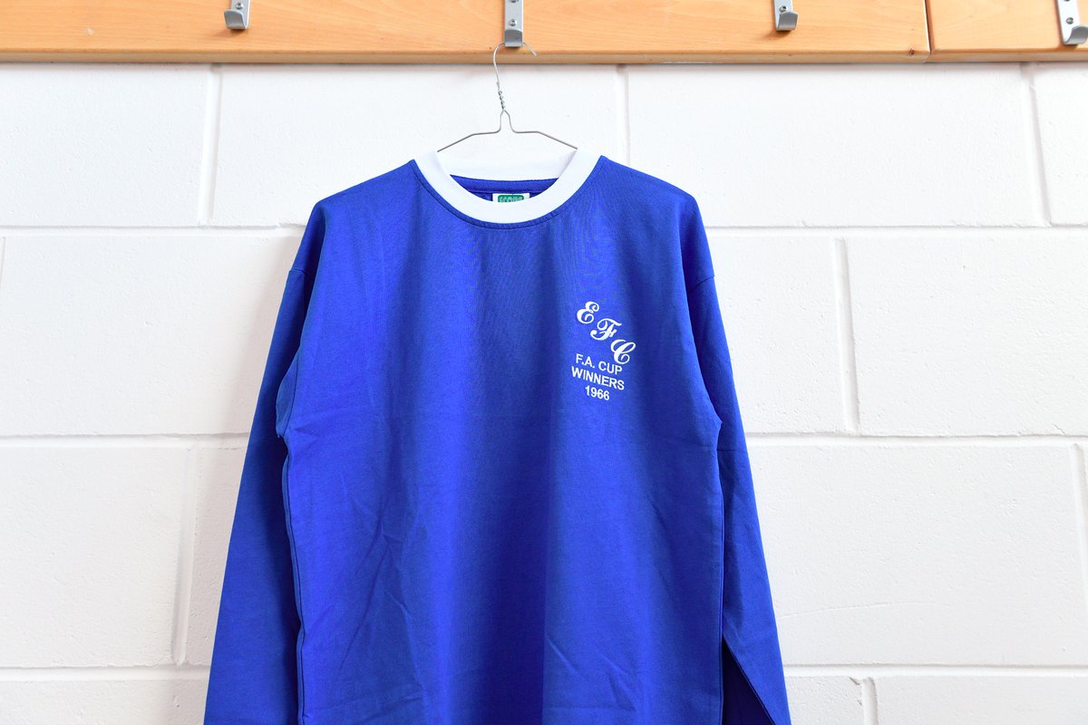 Everton's tweet photo. 💙 your classic #EFC shirts? Simply RT for a chance to win a 1966 FA Cup winners retro shirt.

Enjoy our retro range: https://t.co/IiFPG8OrpV https://t.co/RxDb0XWVrZ
