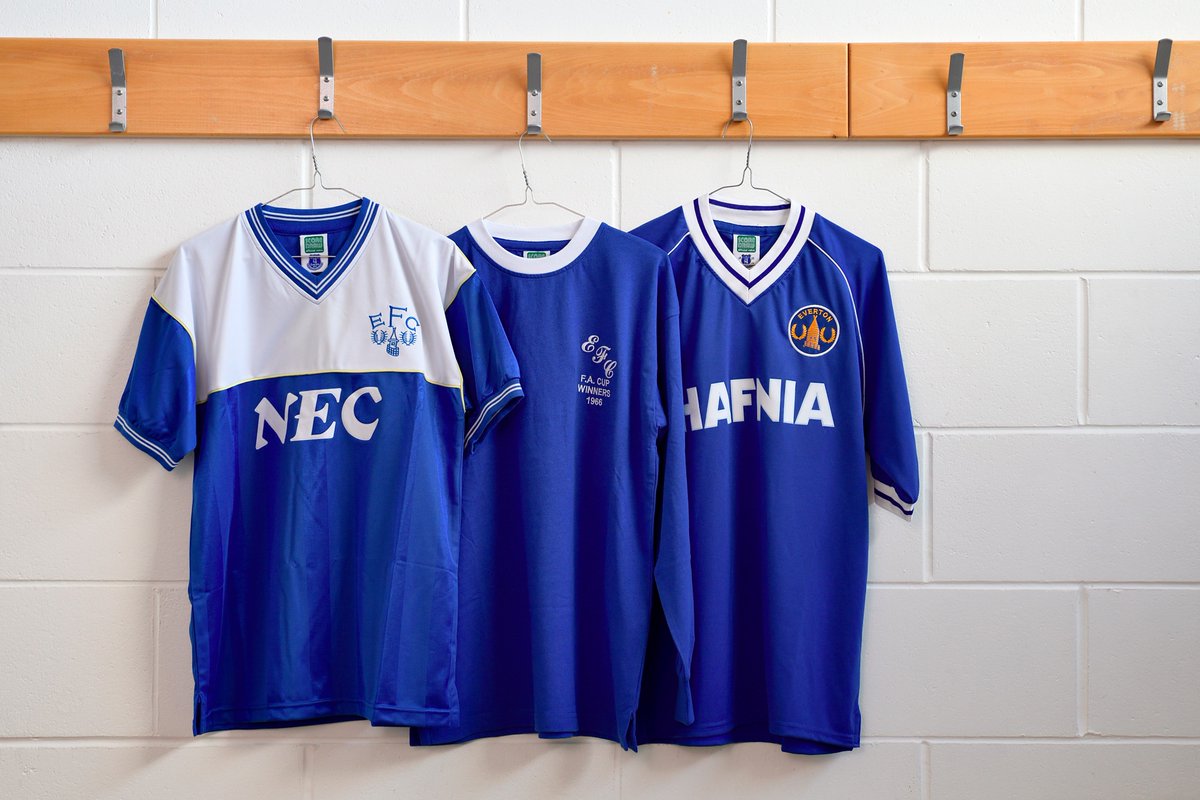 Everton's tweet photo. 💙 your classic #EFC shirts? Simply RT for a chance to win a 1966 FA Cup winners retro shirt.

Enjoy our retro range: https://t.co/IiFPG8OrpV https://t.co/RxDb0XWVrZ