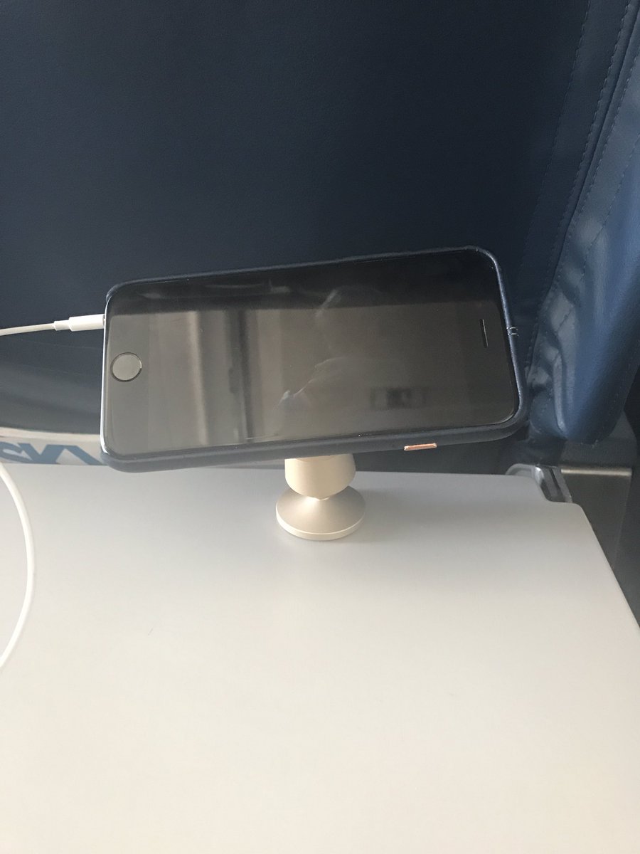 Clutch__It's tweet photo. Delta didn't have tv's on this trip so I pulled out my clutchit for hands free entertainment!!! #clutchit https://t.co/zHv4Fe4dsv https://t.co/J2XfBx3B7I