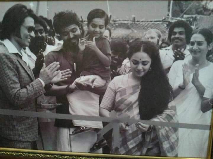 Sathydbingoo's tweet photo. #Ilayathalapathy #Vijay @actorvijay #Vijay61 @Atlee_dir #Atlee #NithyaMenon #Samantha @Samanthaprabhu2 #KajalAggarwal @MsKajalAggarwal https://t.co/Om39g9hlst
