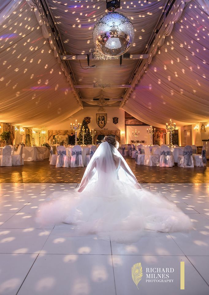 Looking for a White dance floor?
We have White LED or Pure White Dance Floors available!
hipswing.co.uk/dance-floor-hi…