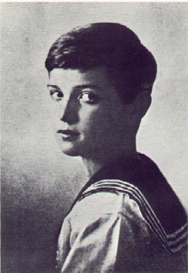 AlekseiNR_1917's tweet photo. #JeSuisRomanov, of course I'm a Romanov.
Aleksei Nikolaevich Romanov, #Tsarevich and Grand Duke of Russia.#1917CROWD https://t.co/PHHlOisWhU