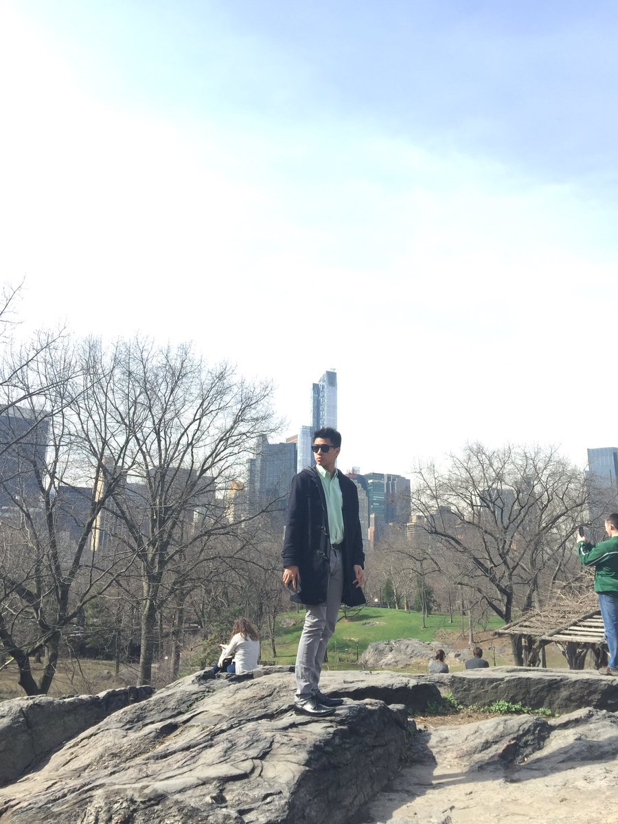 yaaabbbsss's tweet photo. Day 4: Gia finally joins us so we (die) walk to Central Park, The Met, Grand Central and watch (sleep thru) Avenue Q! #aNYversary #Chipaz https://t.co/fwqANvNRSI