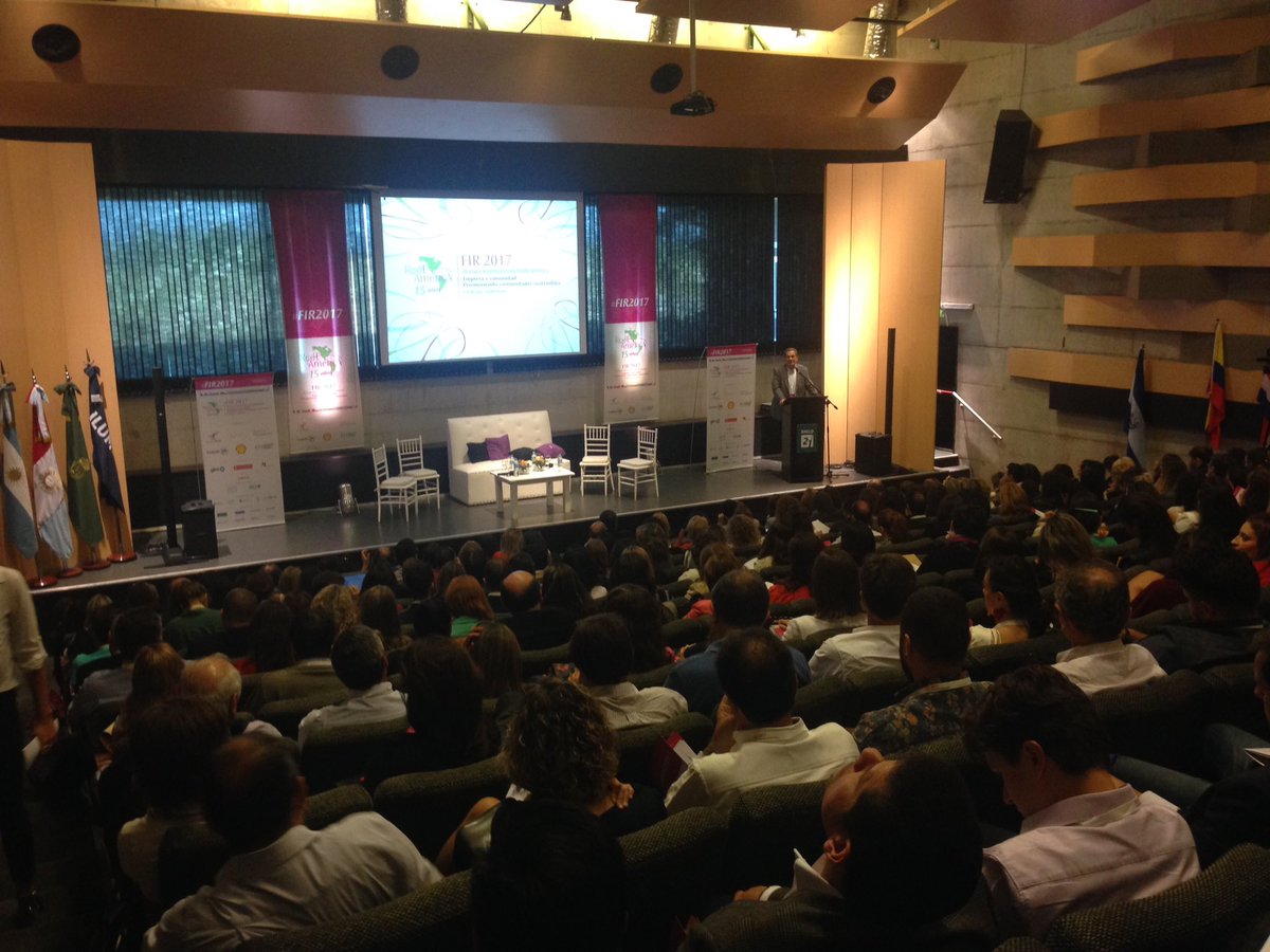 juliaazulay's tweet photo. Apertura del IX Foro Internacional RedEAmerica. Promoviendo Cominidades Sostenible. #FIR2017 https://t.co/i92YQiAC8V