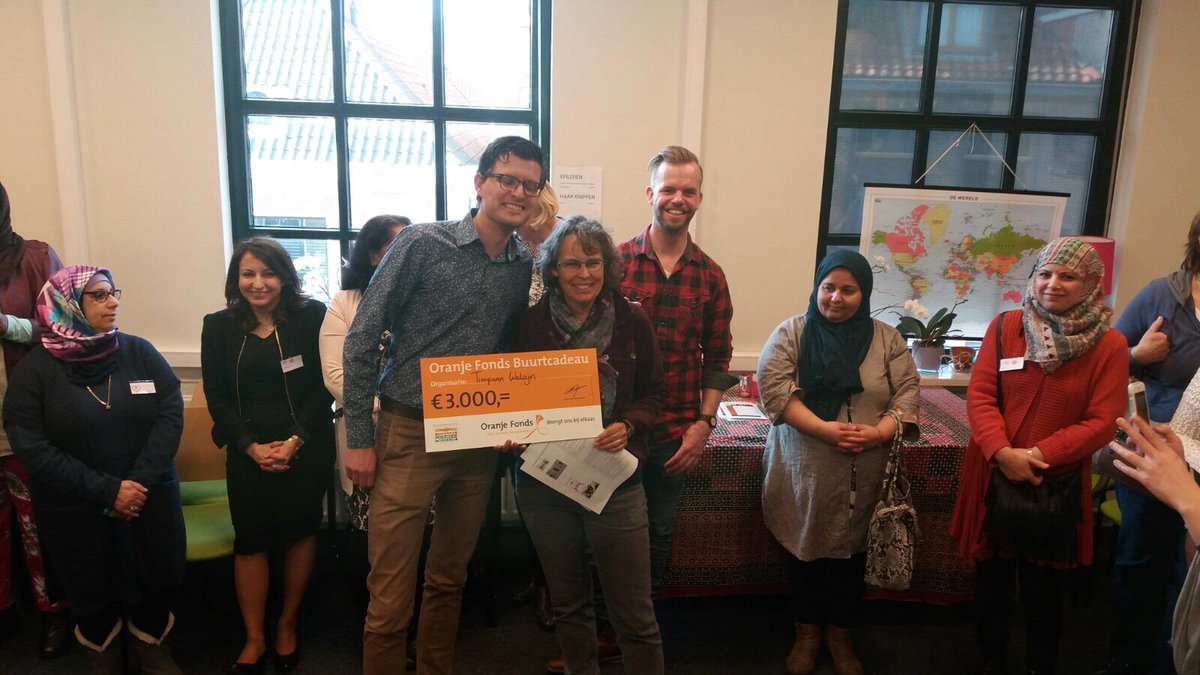 Timpaan_welzijn's tweet photo. Vanmorgen heeft Timpaan een cheque van € 3000 in ontvangst mogen nemen van het @OranjeFonds https://t.co/VDpbrgEWls https://t.co/iuschcmBB6