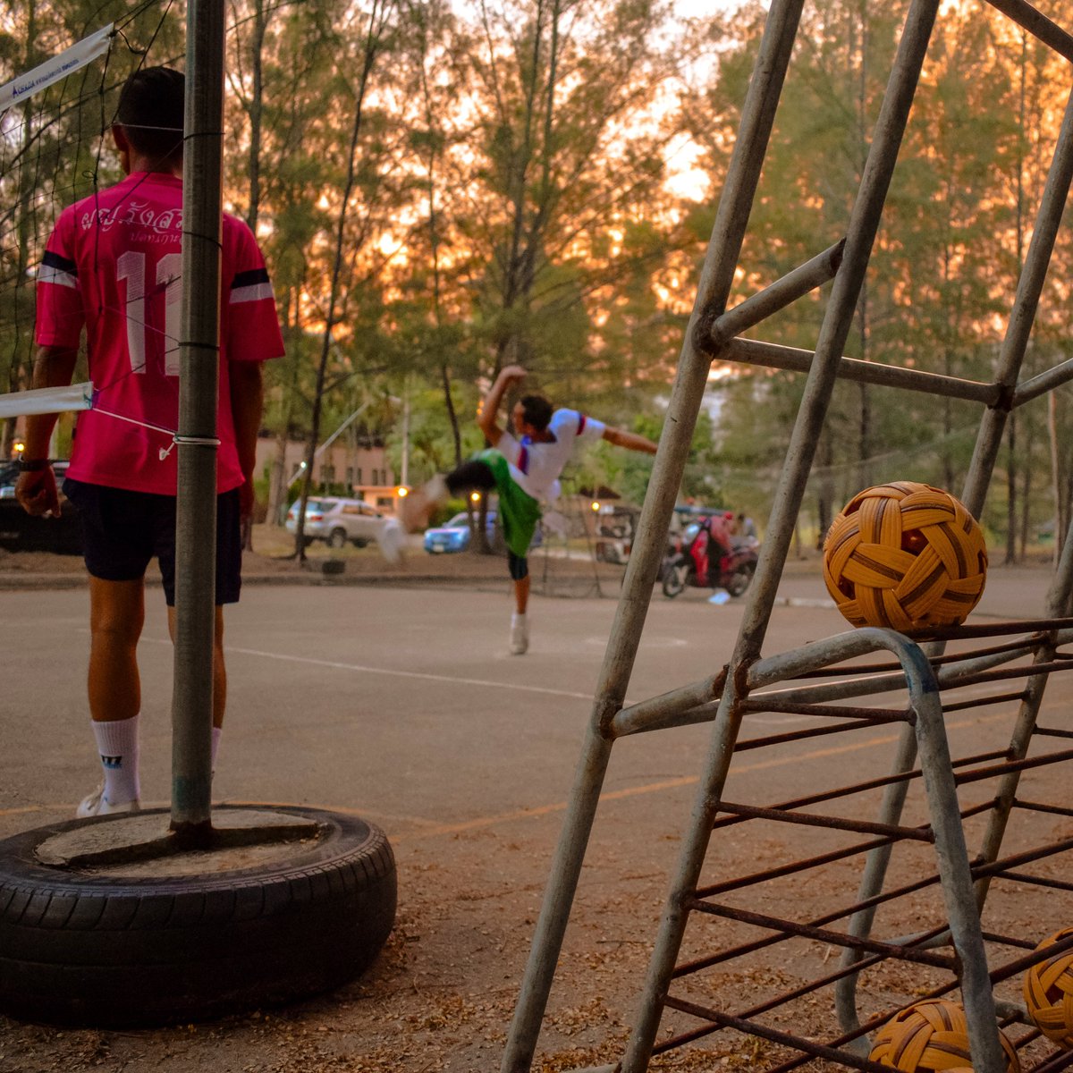Woz_photography's tweet photo. Sepak takraw is a sport native to South East Asia using a rattan ball. Brilliant to watch! #sport #thailand #exploredeeper #fitfam #sunset https://t.co/4MwhGWX5NL
