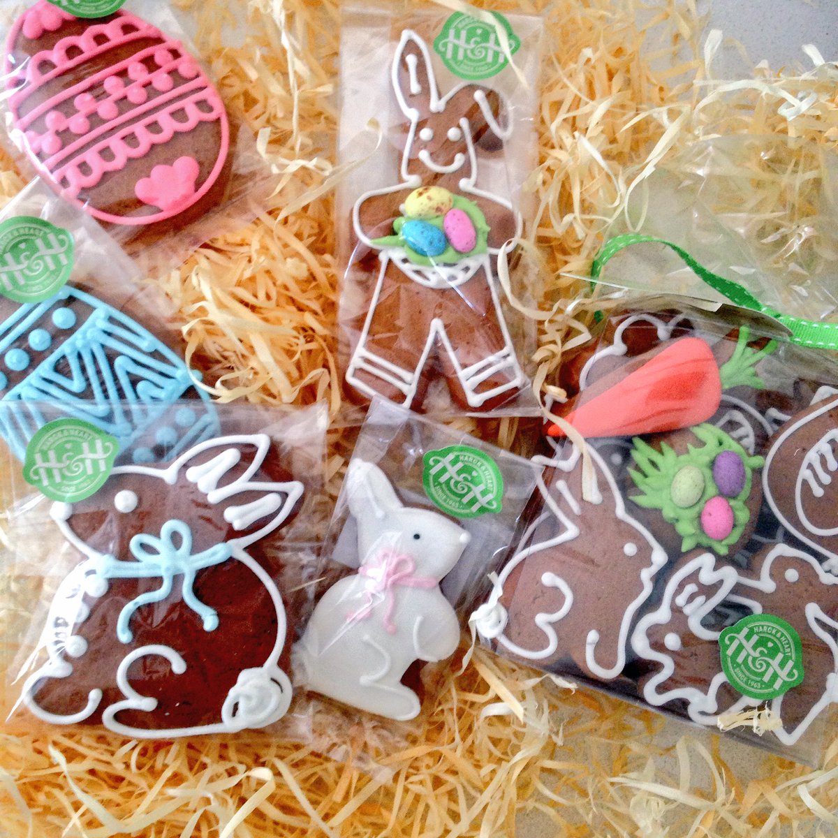 LOKALza's tweet photo. 🐰🐣 Easter spoils from @HarckandHeart 👀 If you know me at all, you'd know I can't get enough of these gingerbread cookies! Thank you Gisela! https://t.co/olMLWuNsKp