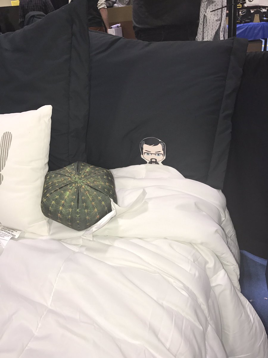 UALREAST's tweet photo. Mini Matt got a good night's rest, and now he's ready to finish EAST Conference 17!  #ualreastcon17 https://t.co/VnQyOp1LFn