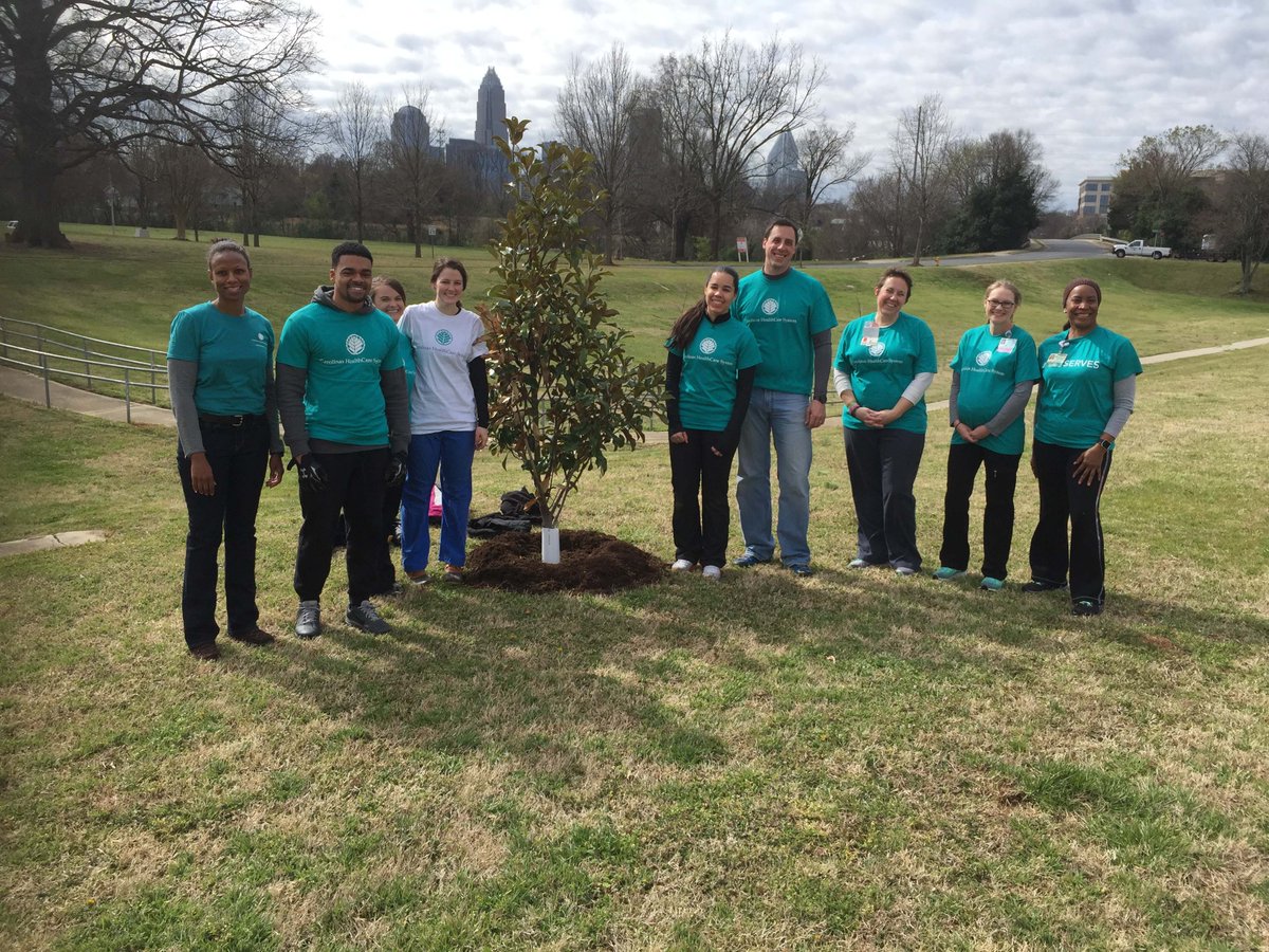 treescharlotte's tweet photo. TreesCharlotte partnered with @Carolinas this week to steward trees on the campus of Walter G. Byers School. #treestewards #CLTarborweek https://t.co/U5qRPBerdK