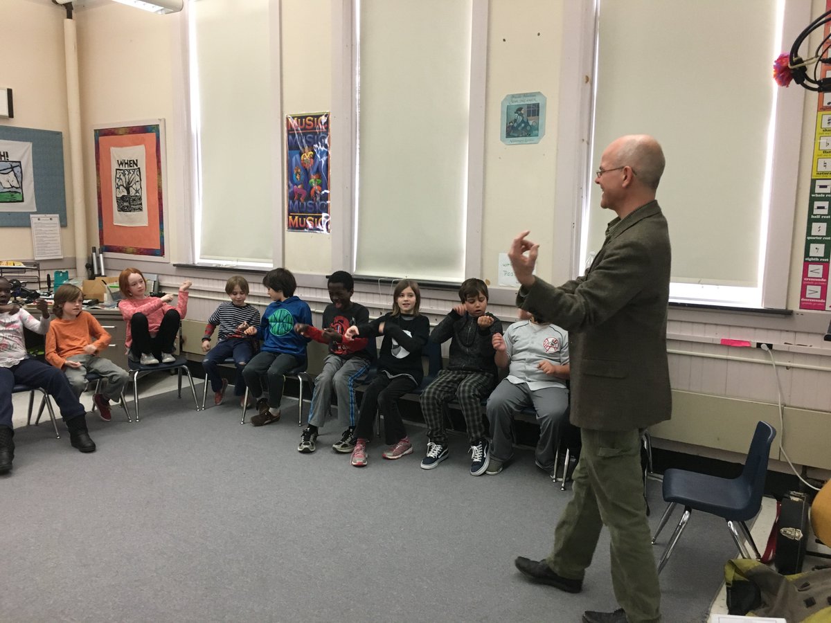 IAAmusicVT's tweet photo. #IAAMusicVT 3rd graders treated to learning songs to play on violin with the amazing Brian Perkins! #iaavt #bsdvt https://t.co/hWwlaCXrD6