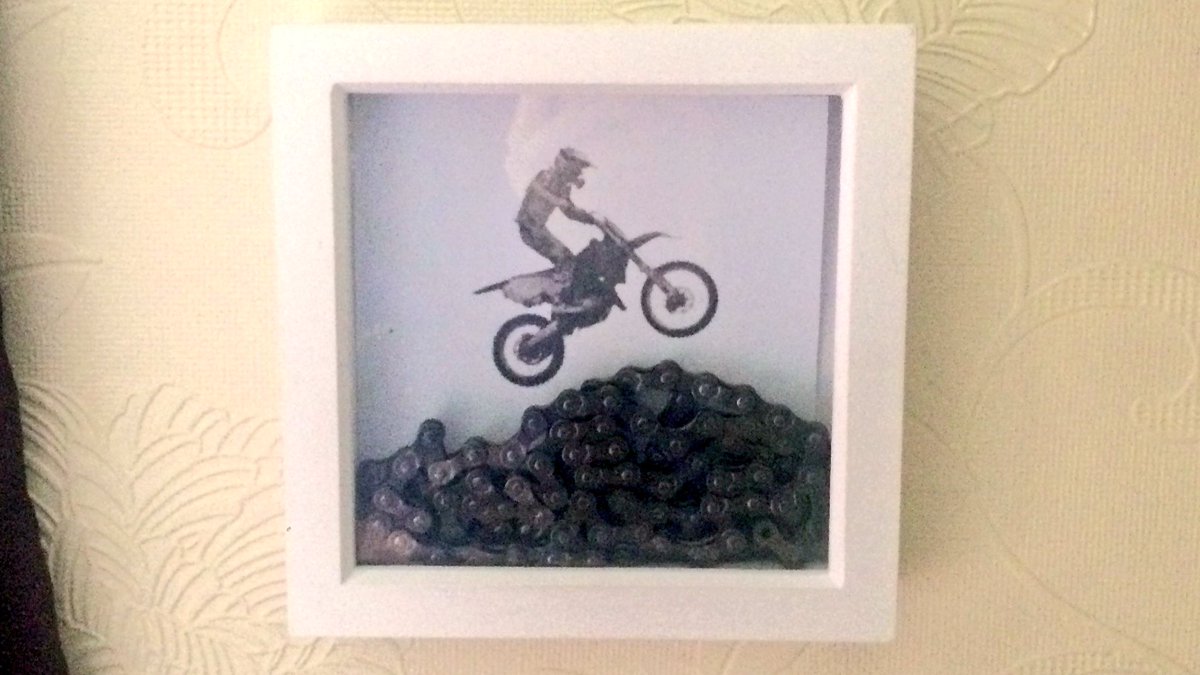 LAH_creative's tweet image. Another #motocross piece made with #bike #chain and a personal piece of #photography, as another gift idea! #artistic #creative #petrolhead