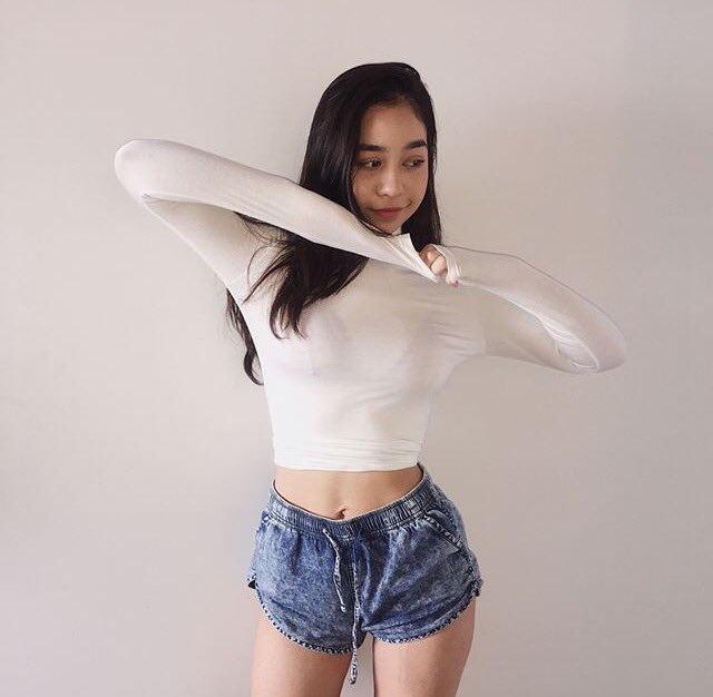 imprxssive's tweet photo. ~~~Emily Devita Johntson~~~

          Born: 28 Nov 1998

     youtuber and selebgram

                ~•~•~•~•~• https://t.co/6Xtso8cJpQ