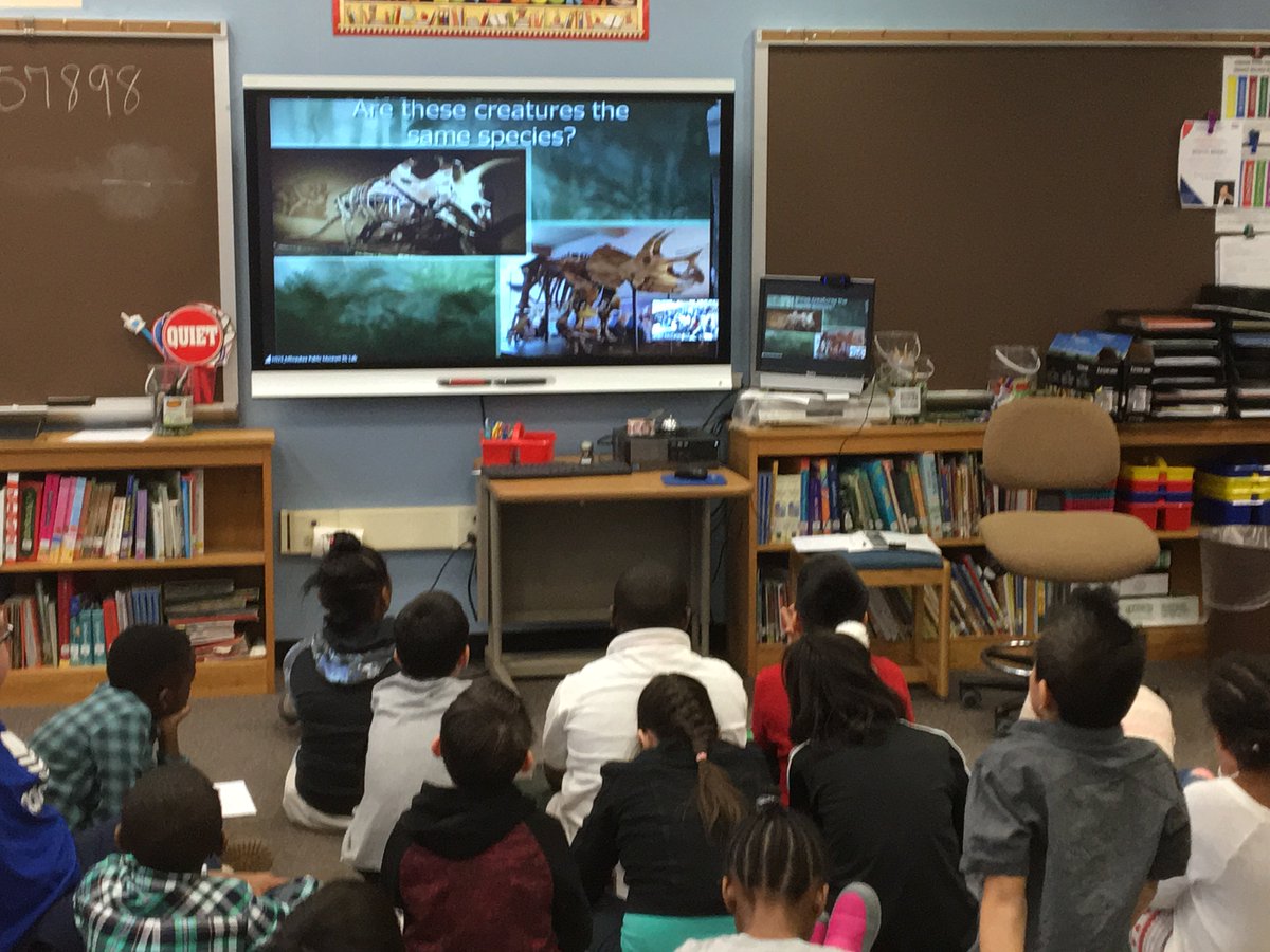 e1mccann's tweet photo. We unearthed dinosaur bones with 4th grade classes @MilwaukeePublicMuseum @CASCougars https://t.co/lufO0cFPKA
