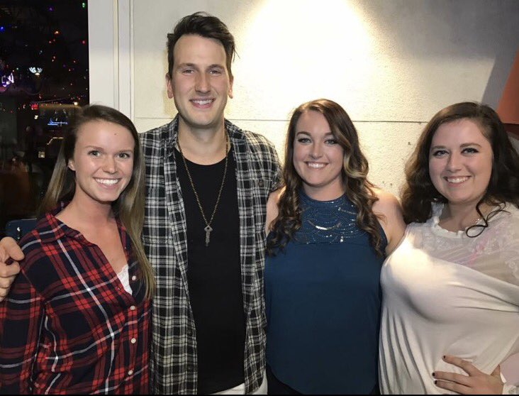 ameliamalfoy07's tweet photo. Honestly the best concert I've ever been to with @JRoz99! @russelled #yourstour https://t.co/WeOBAgdkWr