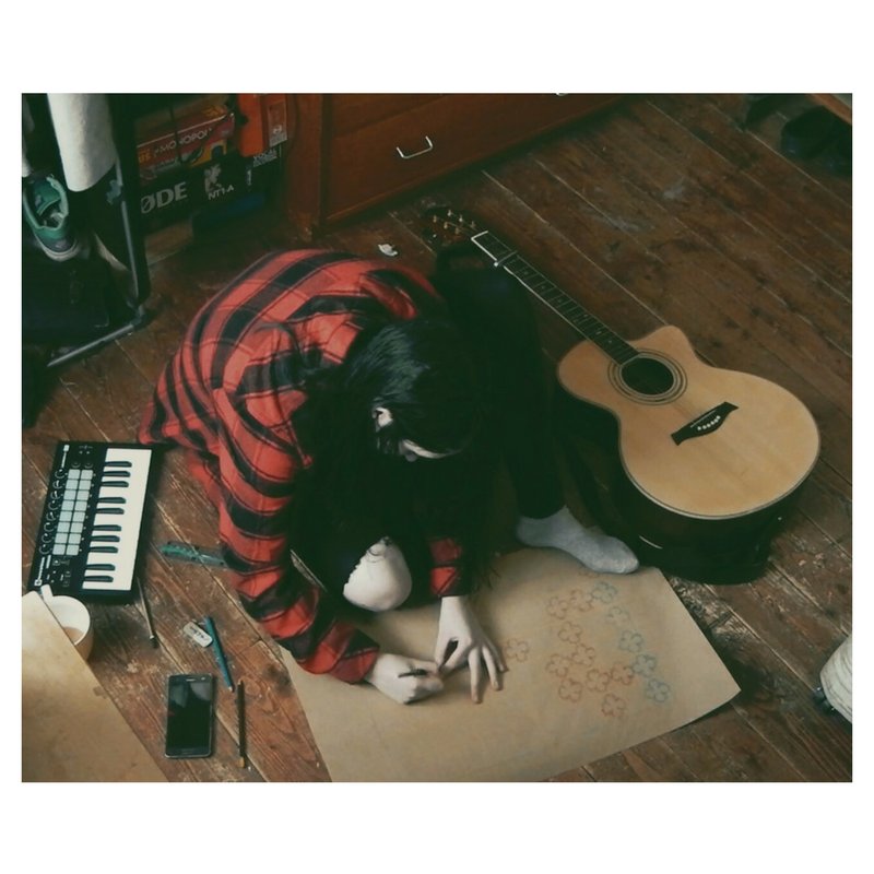 P R O P S / / F R E N C H E X I T S