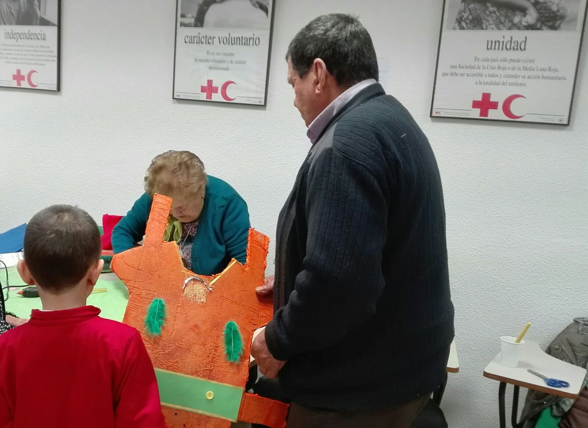 CruzRojaCuenca's tweet photo. Enriquecedora actividad con 9 voluntarios de CR #Tarancón, y 15 participantes de los proyectos de personas mayores, infancia y familia. https://t.co/ssMIvETH6K