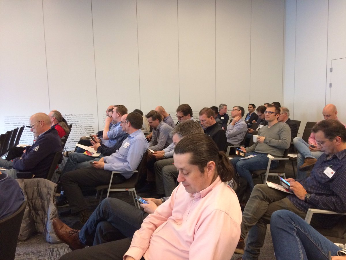 wheuve's tweet photo. Publiek bij de @CTACNV quiz "So you think you can Abap" #devdag2017 https://t.co/3y0TEFF7o1