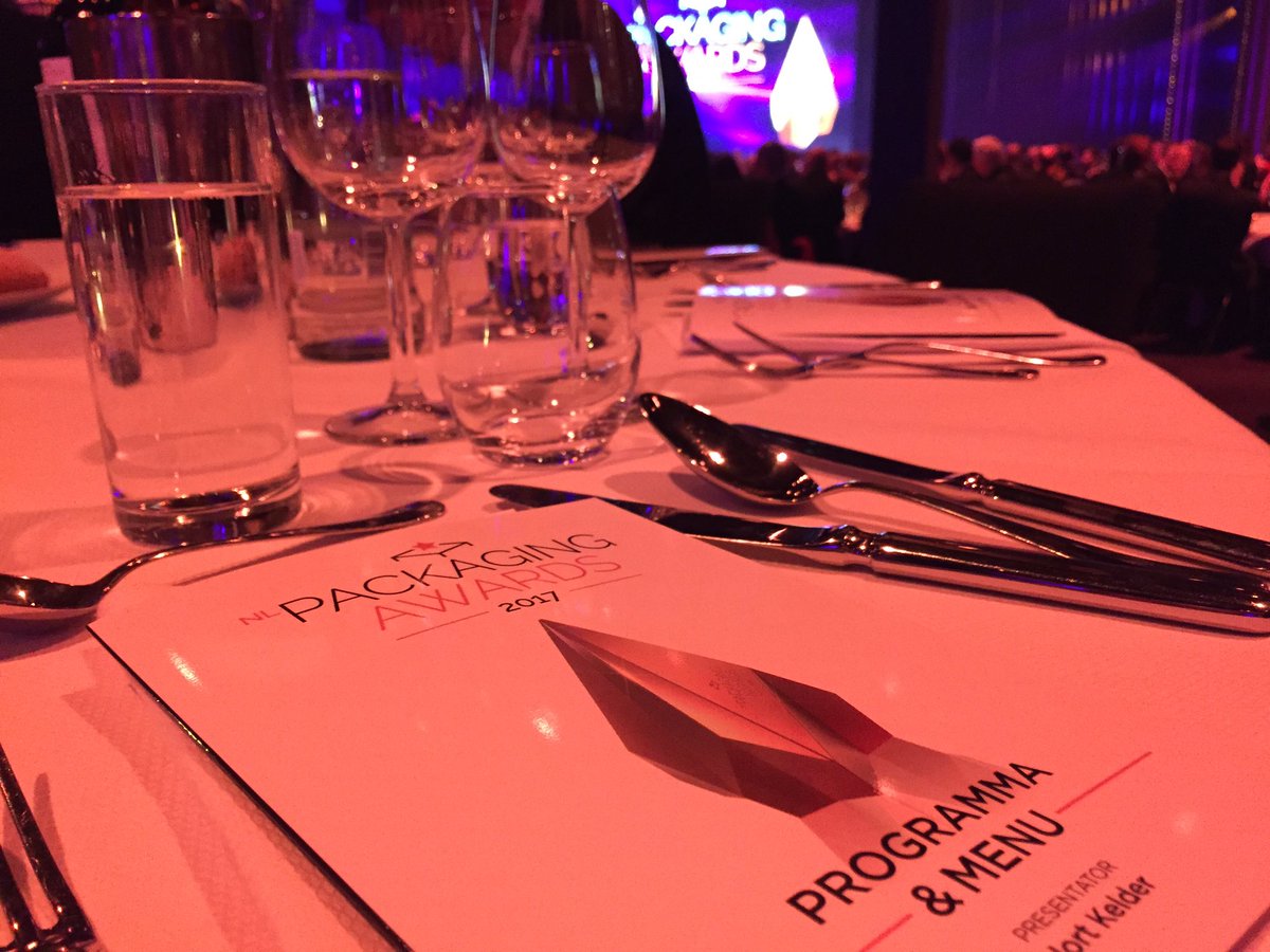 StudioBlauw's tweet photo. Cliplabel genomineerd voor Packaging Award. Samen met @joost_solvent avondje Hilversum https://t.co/gMNrwzbYo5