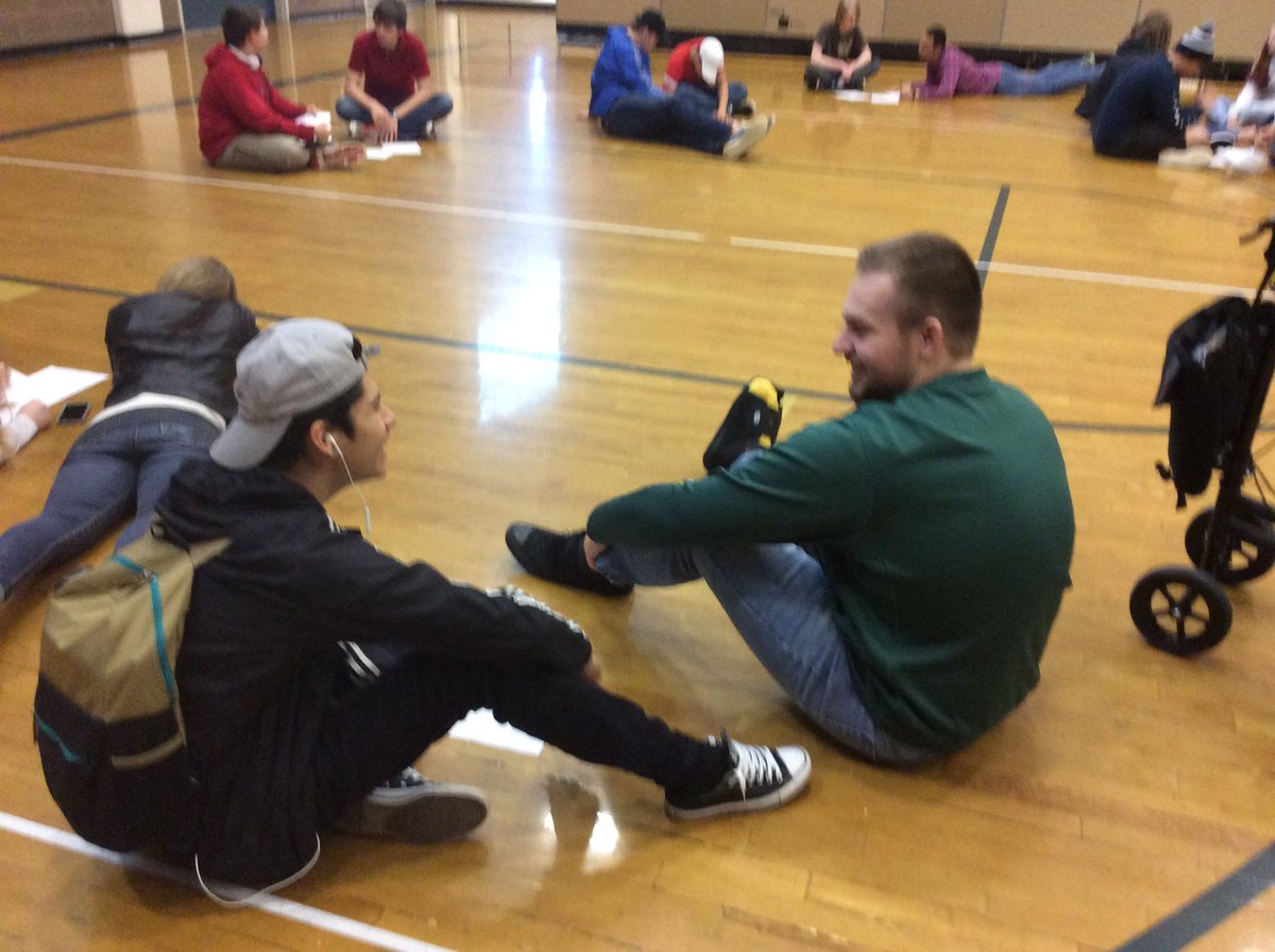 MrsWalesSkyview's tweet photo. Great connections made in Peer Mentorship! #StormStandard "Support the success of yourself and those around you" at work! #VPSSuccess #TIE https://t.co/XborngbG0S