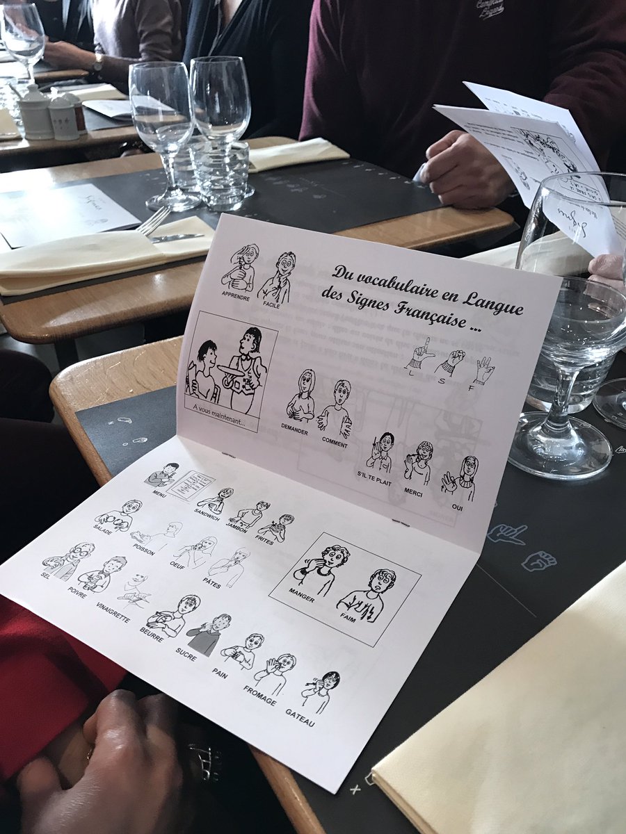 Fred_Bouscarle's tweet photo. Animation et formation au #handicap auprès des travailleurs sociaux avec une immersion au #CaféSignes https://t.co/LGjf2IWJko