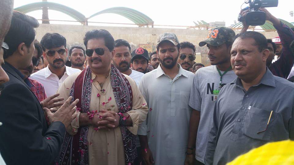 TeamPPP_Lyari's tweet photo. celebration of cake cutting many of love from lyarian #PPP workers. Lyari love Nawab @Nabilgabol.
Nawab is ready for election 2018. https://t.co/GtmDVBVUFd