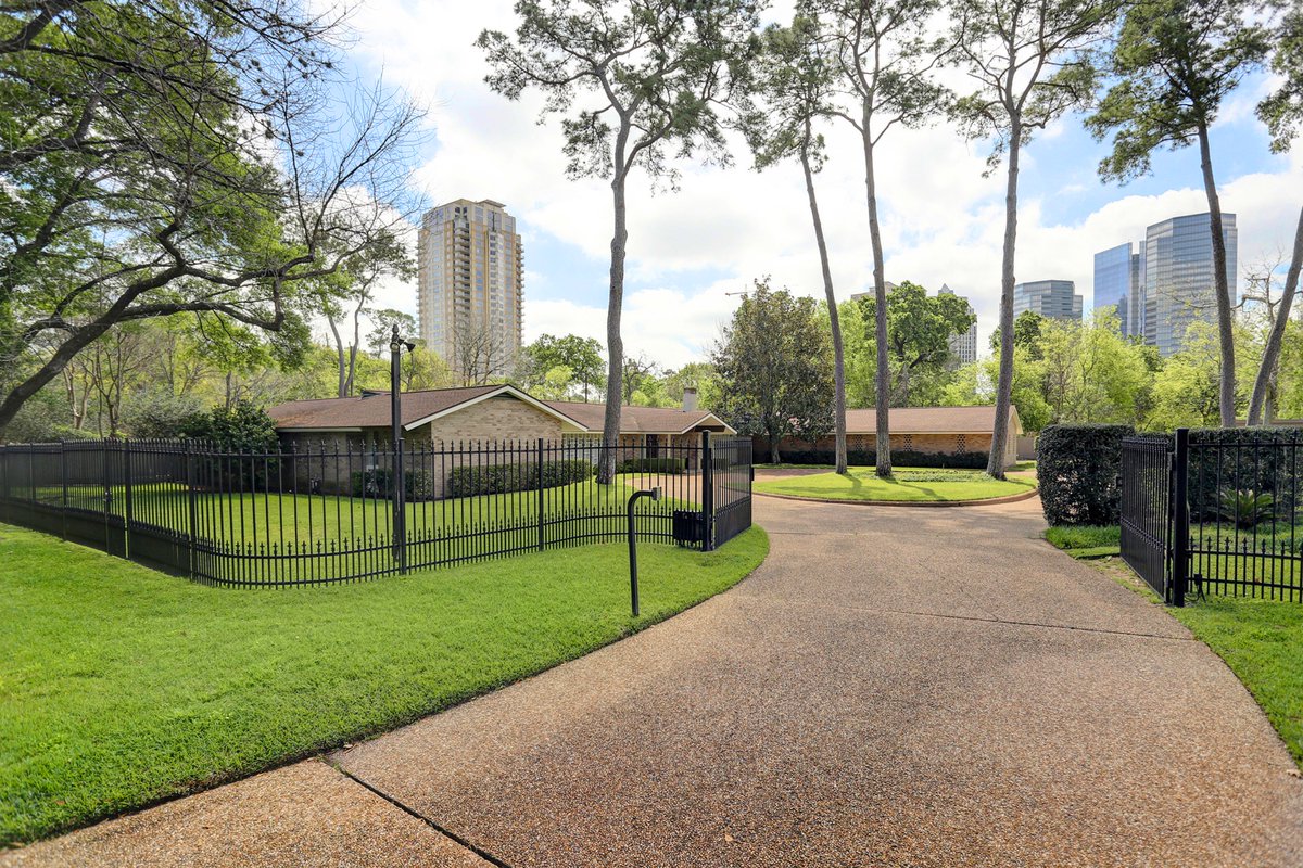lexi_sakowitz's tweet photo. Gorgeous 😍 new lease listing located in #Tanglewood Area #HoustonTexas #realestate https://t.co/DVQnva2eYk