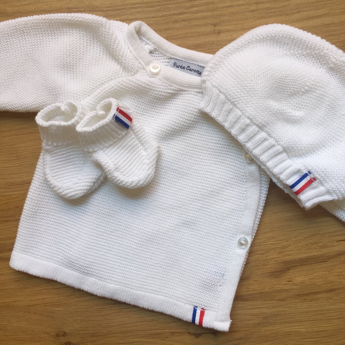 PureeCarotte's tweet photo. Avant la mise en confection, nous recevons les échantillons 😀 : #brassiere #bonnet #chausson rejoindront la gamme de layette #pureecarotte https://t.co/uwOF0DmQxm