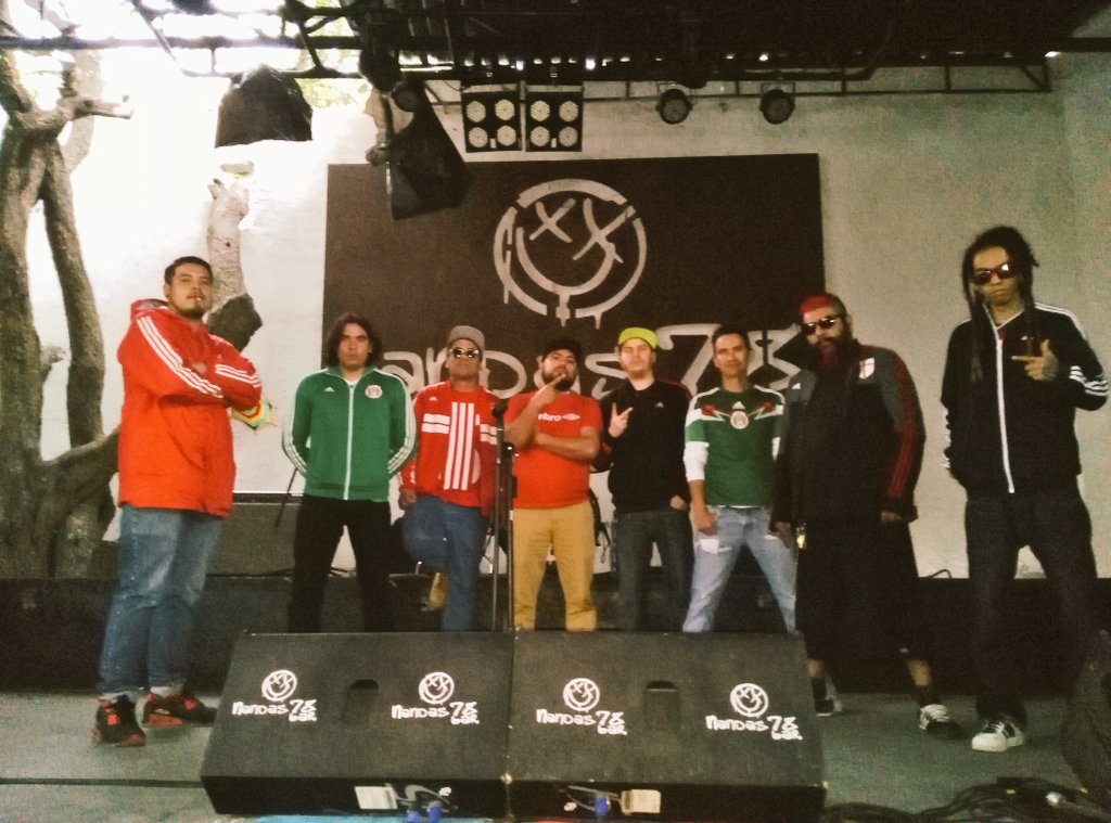 Bulsosa's tweet photo. Hoy 10:30 pm @radiorevuelta por @TeleritmoTv @ESCENARIO ;) https://t.co/IPjTncTQzL