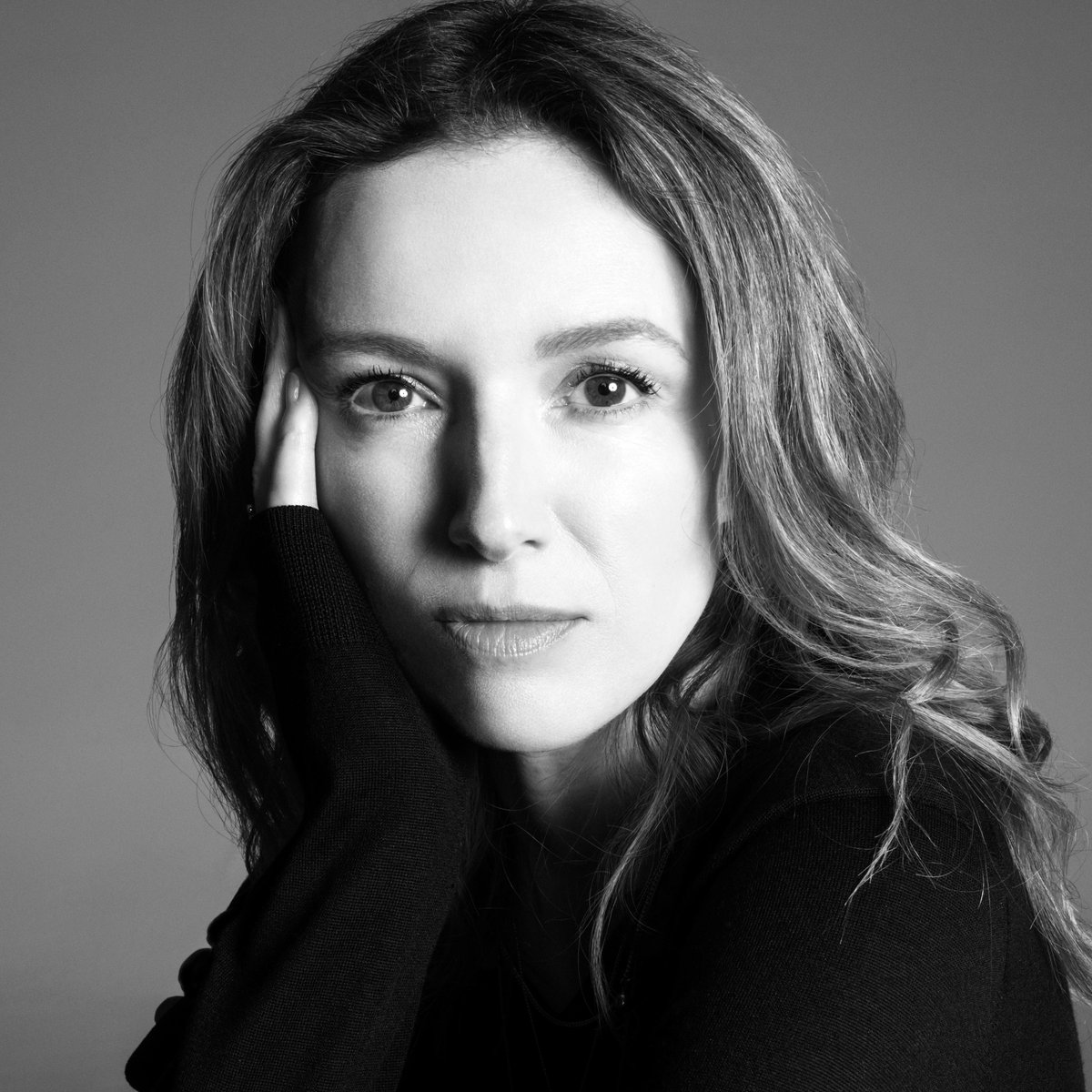 Clare Waight Keller arrive chez @Givenchy #BreakingNews #fashion madame.lefigaro.fr/style/givenchy…