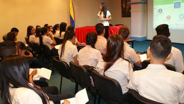 iaegabaldon's tweet photo. Jóvenes de 6to año (mención Registro y Estadística de #Salud) de la @EtrpsssM realizan visita guiada al #IAE para fortalecer conocimientos https://t.co/dIcSJfXNSA