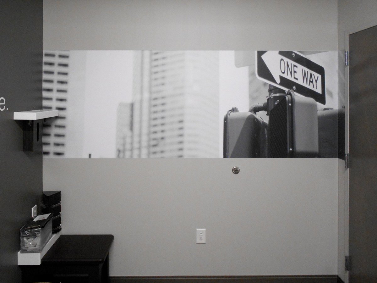 bakerssignstx's tweet photo. Interior Signage installation in Katy, Texas. #bakerssigns #printedsigns https://t.co/wrEG6nzd1O