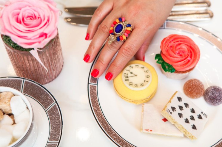 mariotricoci's tweet photo. #Spring may still be a few days away, but we just couldn’t wait any longer to break out the bright nails. #colorbar #bymario #mariotricoci https://t.co/5VYIOUWiBi