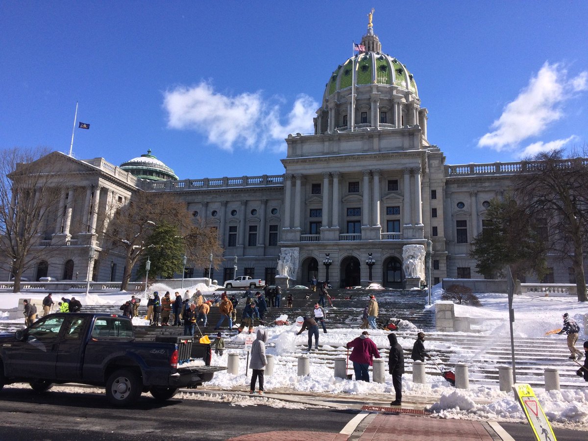 HbgCaptain's tweet photo. Currently approximately 55 volunteer hands on deck at #pastatecapital @hbgfire clearing snow for #LtDevoe procession https://t.co/FYQUdfh6sZ