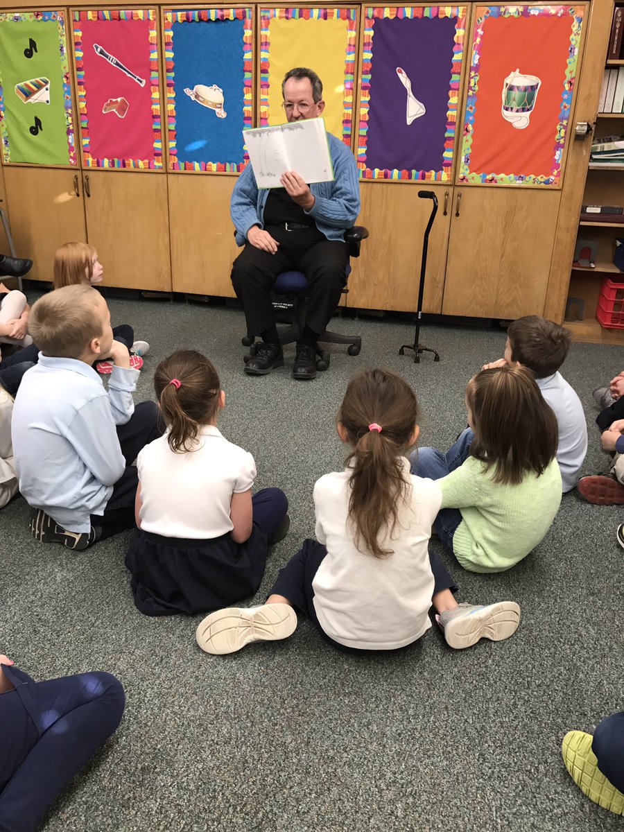 MrsHallsClass's tweet photo. Father Fred was a wonderful guest reader this morning. https://t.co/xFv3n0zjVU