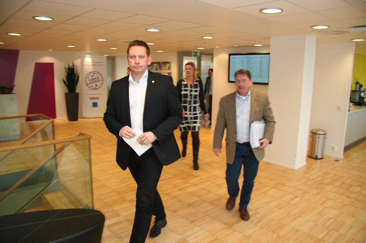 Parat_Aktiv's tweet photo. Lønnsforhandlingene med @virke_no er i gang @vegardeinan #parataktiv https://t.co/qoQDOBtYHW