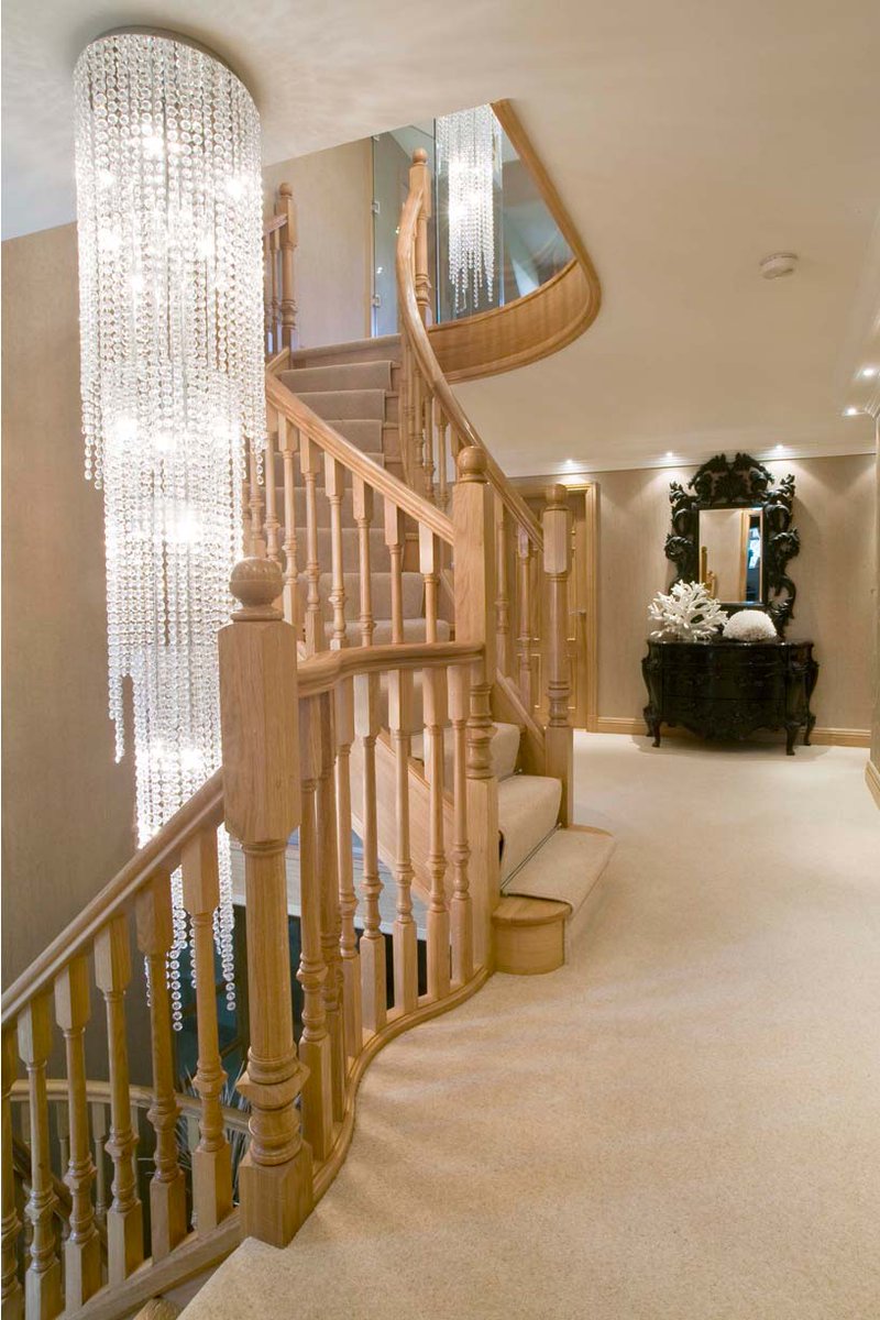 Landing Design by Cine Italia Design Ltd