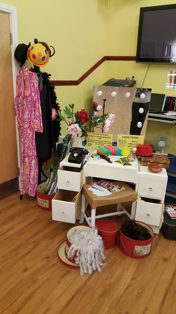 BPL_Treasures's tweet image. Blackpool Performers and Animals in Entertainment 'popped up' at St Nicholas Primary School a few weeks ago for their history study week!