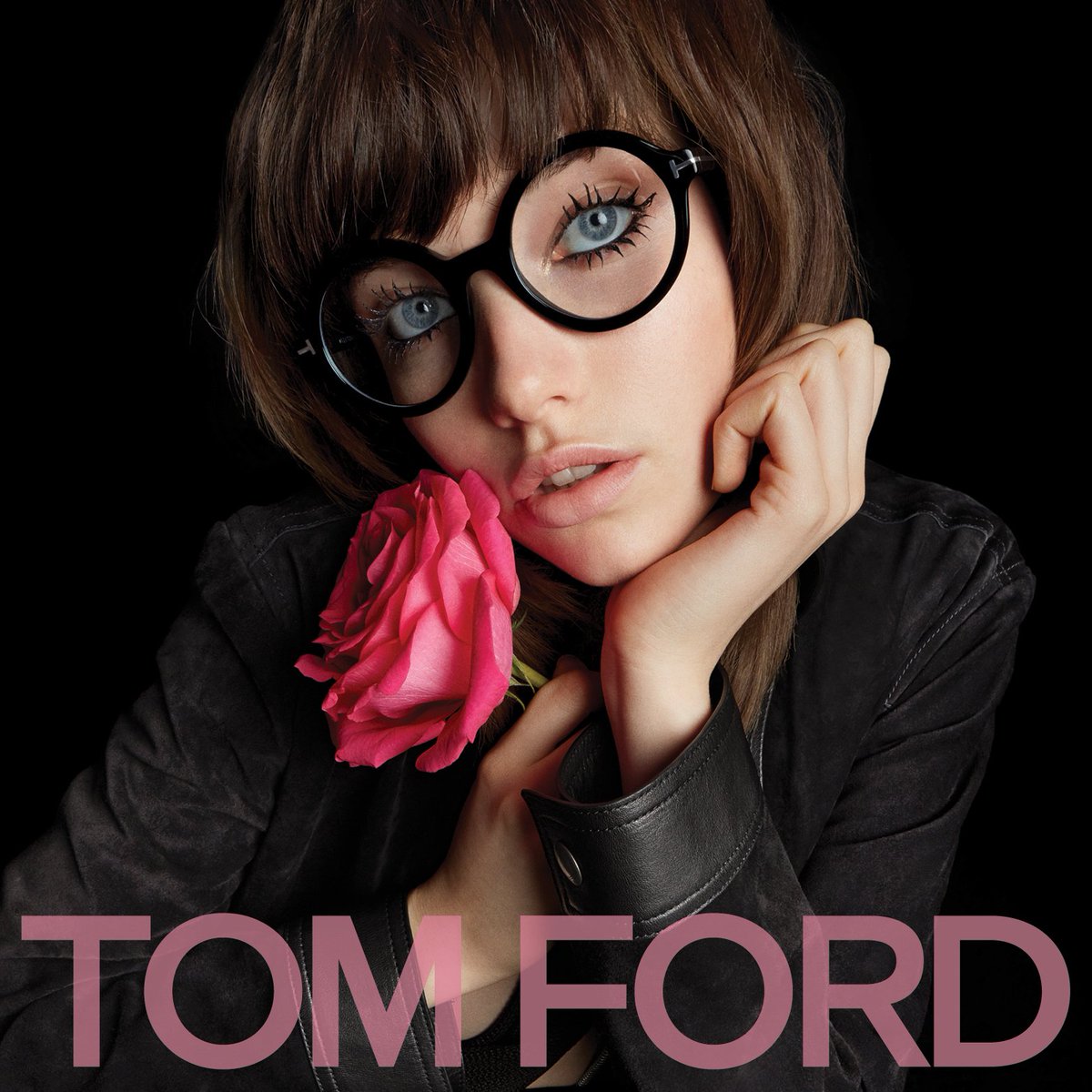 TOMFORD's tweet photo. Grace Hartzel in TOM FORD SS17.
https://t.co/ZM1nYsZbub
#TOMFORD #TFSS17 https://t.co/HcFBhRkfuU