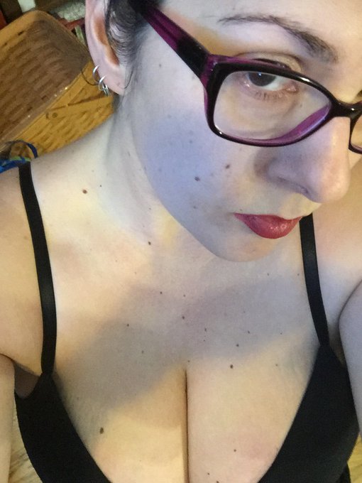 I'm watching you, but you should be watching me at https://t.co/UVq9ES2vAm on @chaturbate https://t.