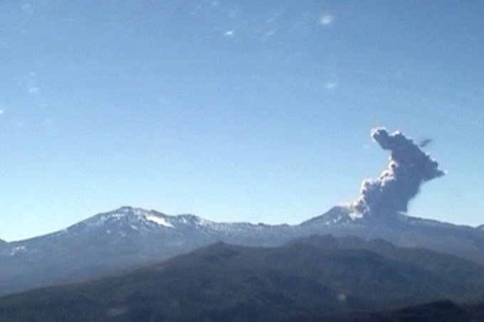 SEGUIMIENTO MUNDIAL DE VOLCANES. - Página 24 C7DN8V5WYAA8CY0