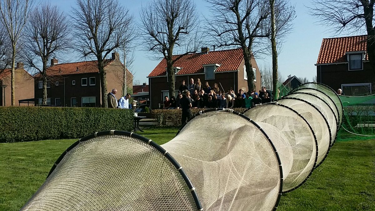 FryskeFisker's tweet photo. Horecaschool drachten op streekproduktentour bij @FryskeFisker #paling, #streekboer, #streekprodukten https://t.co/rna8g9F5hf