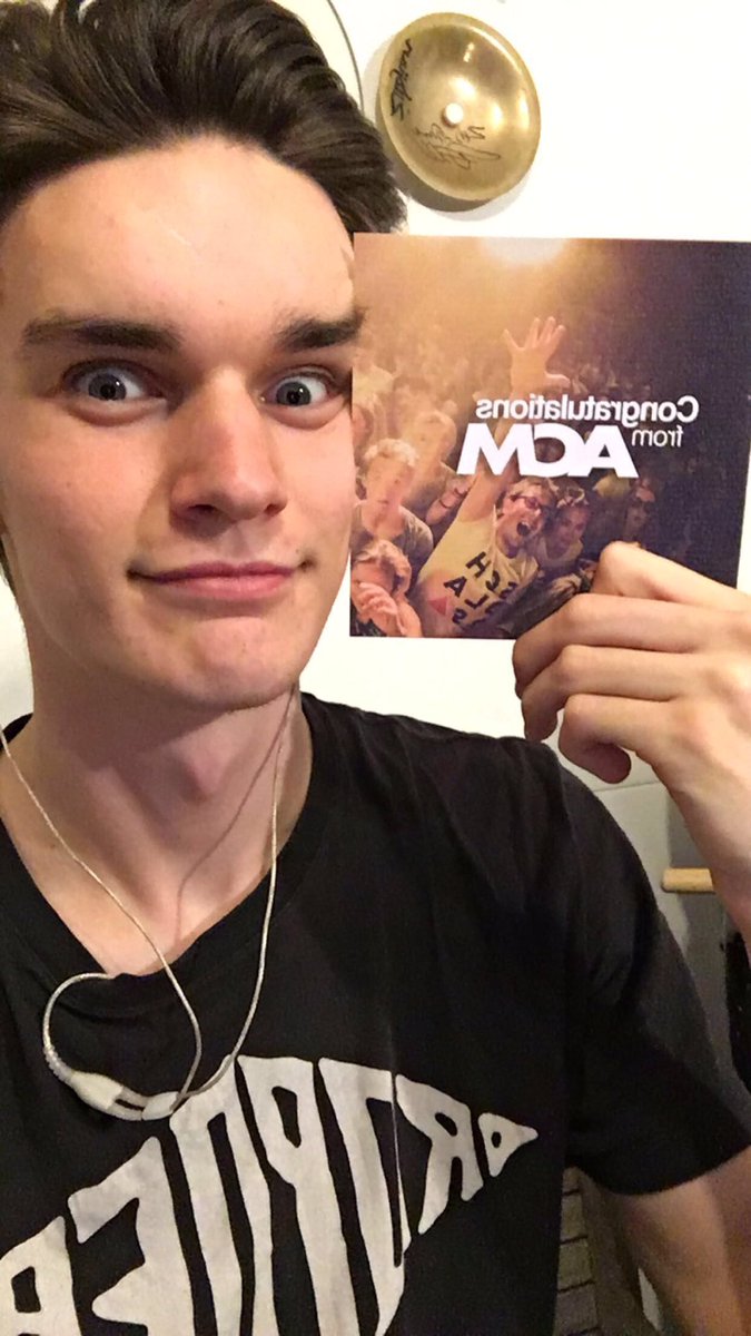 zebwiseman75's tweet photo. Here's me #offerselfie @acm_uk! Thank you so much  for the offer! https://t.co/S5SQUxvbsB