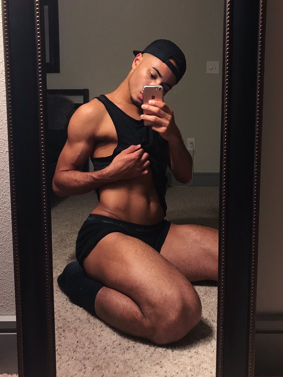 Boysexuals's tweet photo. @supchaz 🔥 https://t.co/FW2RJXYej3