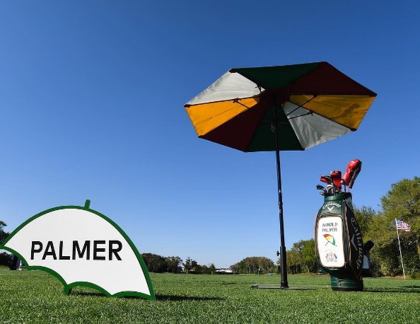 Mr. Palmer’s bag sits on the driving range this week at Bay Hill. His presence is certainly felt and will always be, forever ⛱ #ArniesArmy