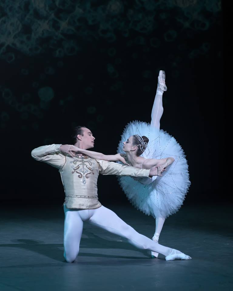 prrenico's tweet photo. #MariaKochetkova #TylerAngle "Diamonds" from George Balanchine's "Jewels" "Russian Ballet Icons Gala 2017" PC #MarcJHaegeman #ballet ❤️💃❤️ https://t.co/OowgMckV3t