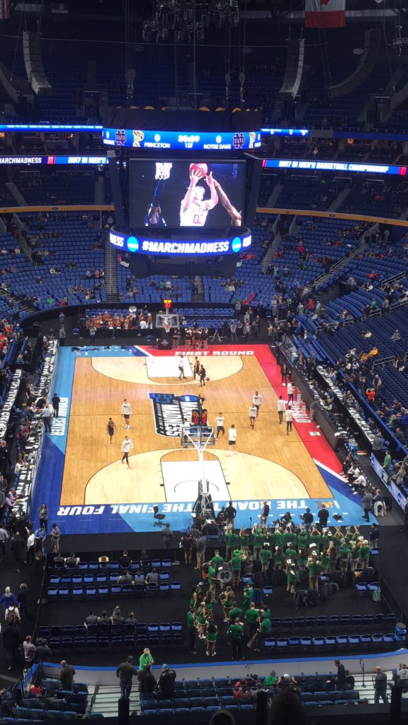 hbailey54's tweet photo. #marchmadness #roadtothefinalfour https://t.co/uxYyyC2dwM