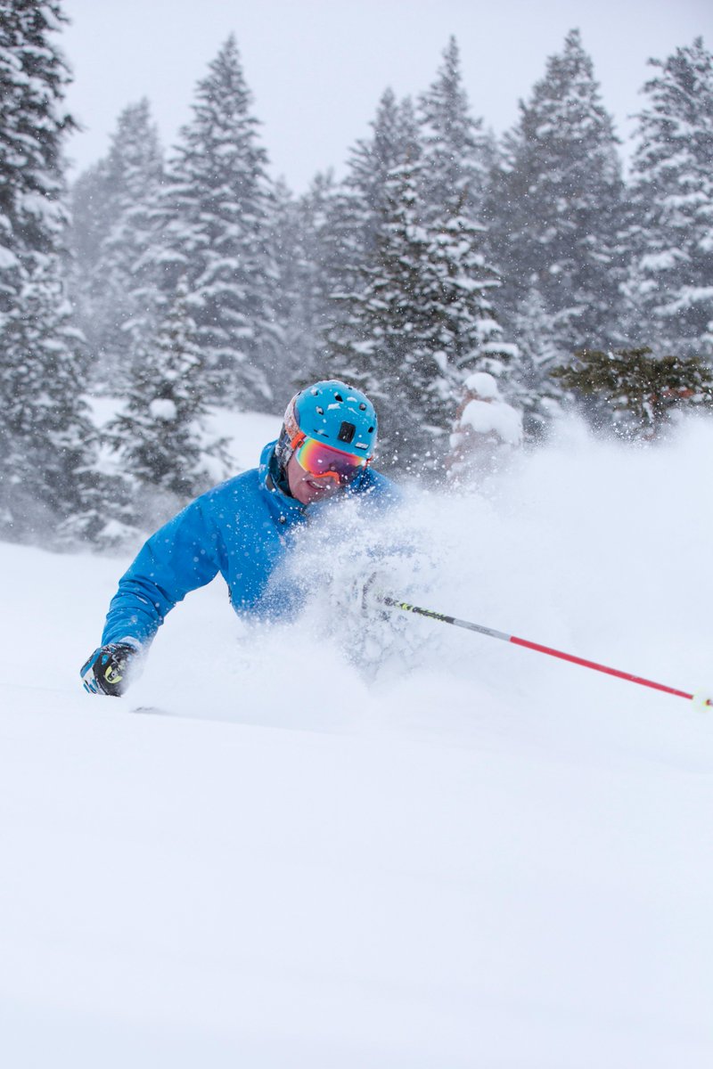 MtNorquay's tweet photo. Just when we thought the snow had stopped.....11cms overnight with the snow still falling!  https://t.co/DuWE2IkyGC @SkiBig3 @IAmASnowSeeker https://t.co/vljKnjj6aR