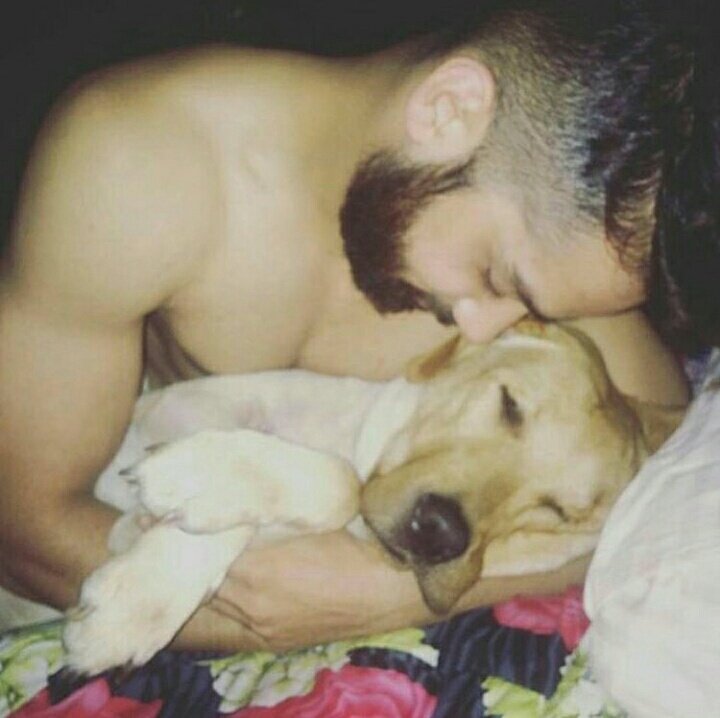 KaranVohra_FC's tweet photo. @itskaranvohra new Instagram update "Something's just fill your Heart without trying..."❤
#ThisBond #Dumbbellvohra https://t.co/uOU9acJpgh
