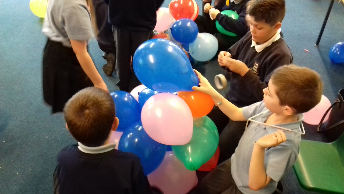 LancashireCU's tweet photo. So excited for our #Stargazing tonight! @BrookfieldCPSch  children had fun today#ScienceWeek #Experiments https://t.co/OYic0VEkXM